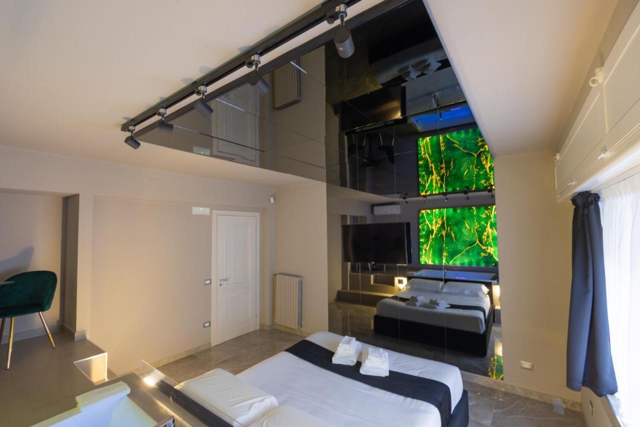 Maximum Exclusive Suite & Spa — Photos 1