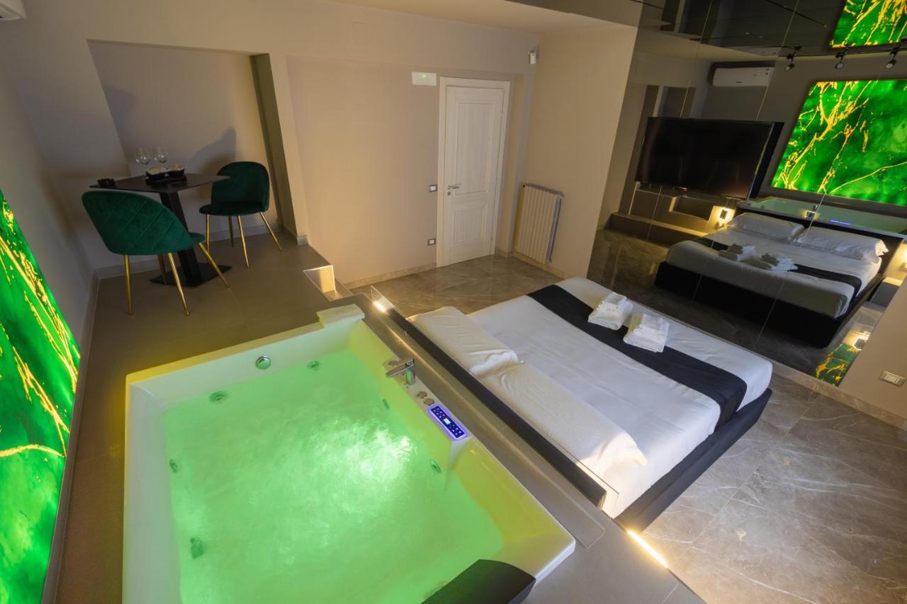 Maximum Exclusive Suite & Spa — Photos 2