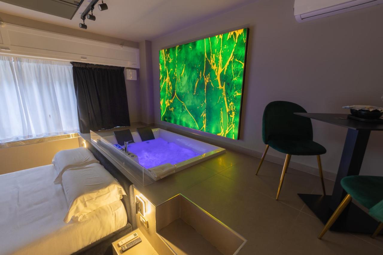 Maximum Exclusive Suite & Spa — Photos 3